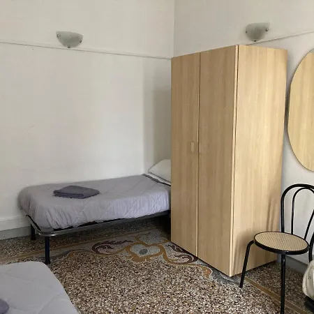 Roma Guest house Genoa