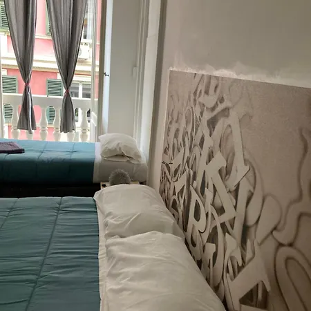 Roma בית הארחה ג'נובה