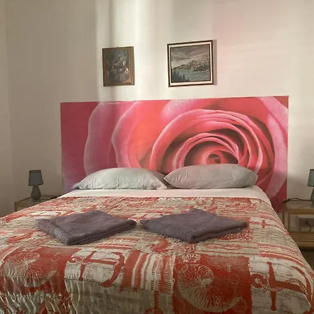 בית הארחה Roma 3*